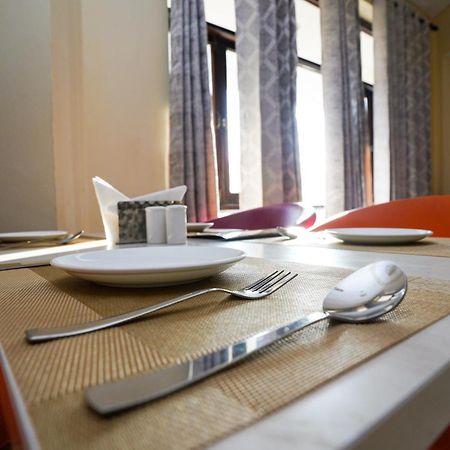 רישיקש Hotel Neeraj Bhawan- Triveni Ghat מראה חיצוני תמונה