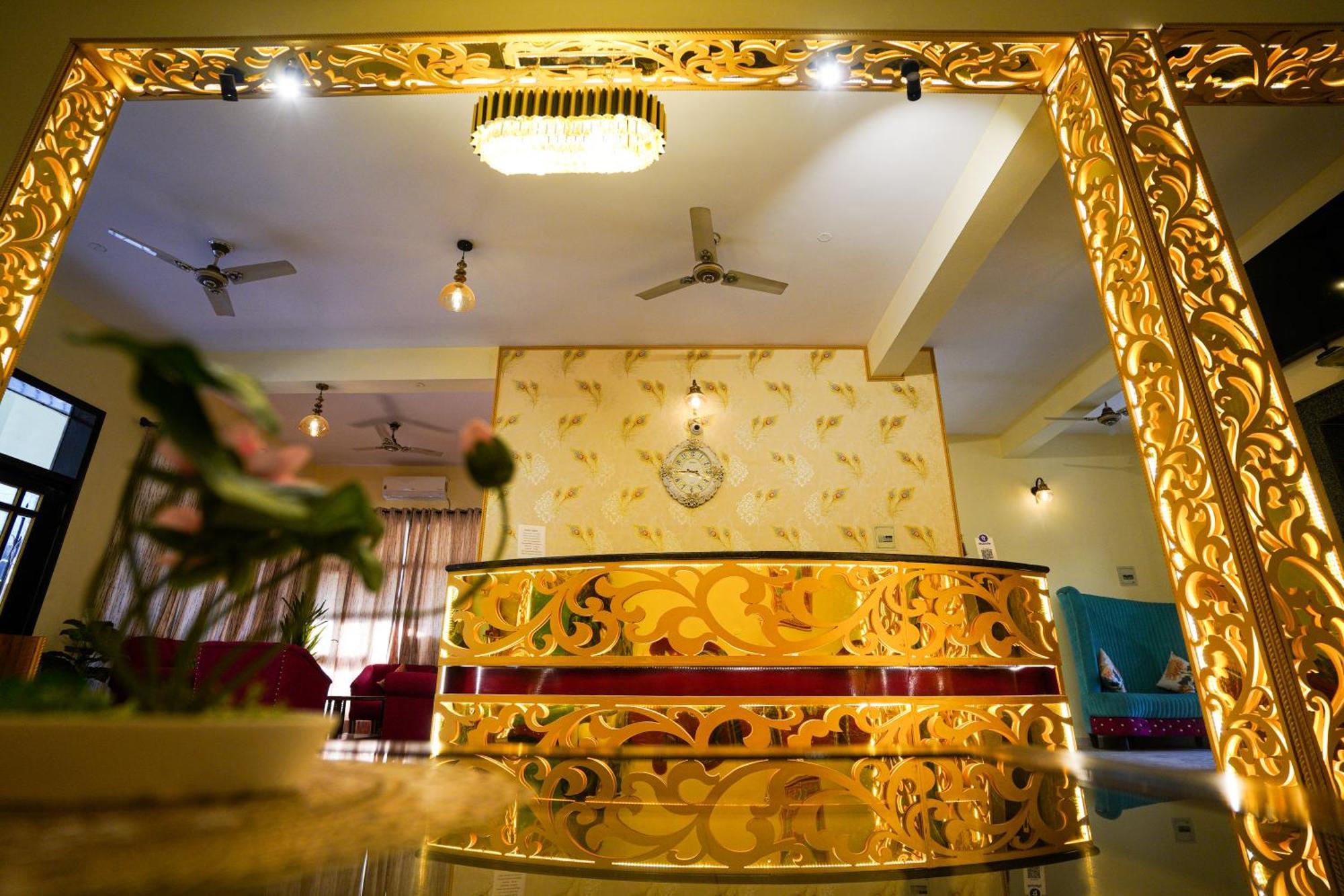 רישיקש Hotel Neeraj Bhawan- Triveni Ghat מראה חיצוני תמונה