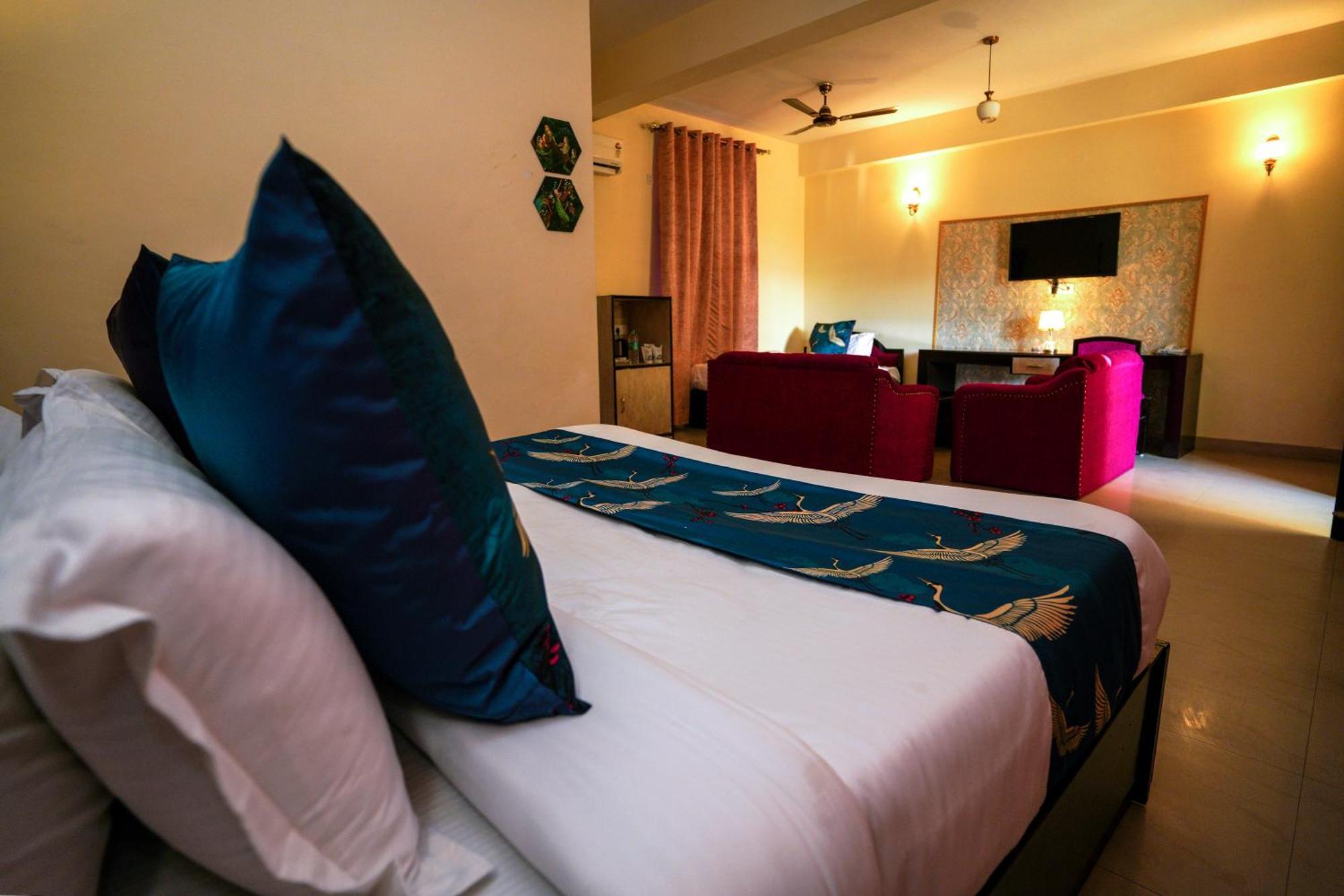 רישיקש Hotel Neeraj Bhawan- Triveni Ghat מראה חיצוני תמונה