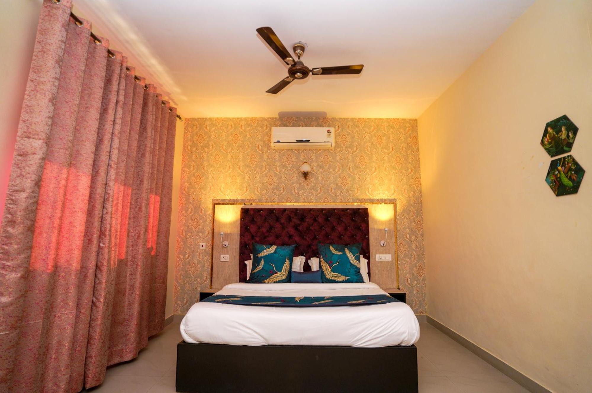 רישיקש Hotel Neeraj Bhawan- Triveni Ghat מראה חיצוני תמונה