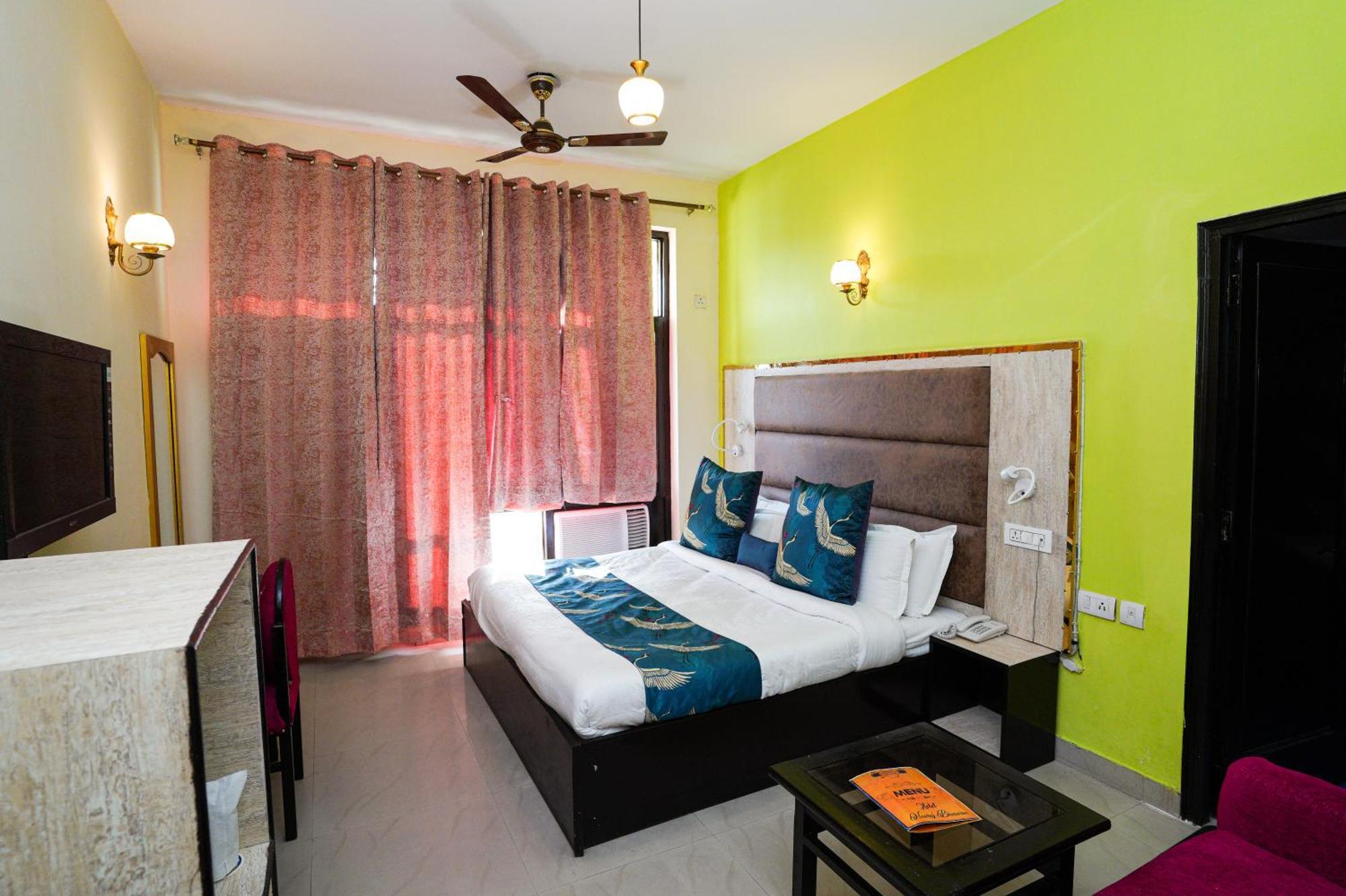 רישיקש Hotel Neeraj Bhawan- Triveni Ghat מראה חיצוני תמונה