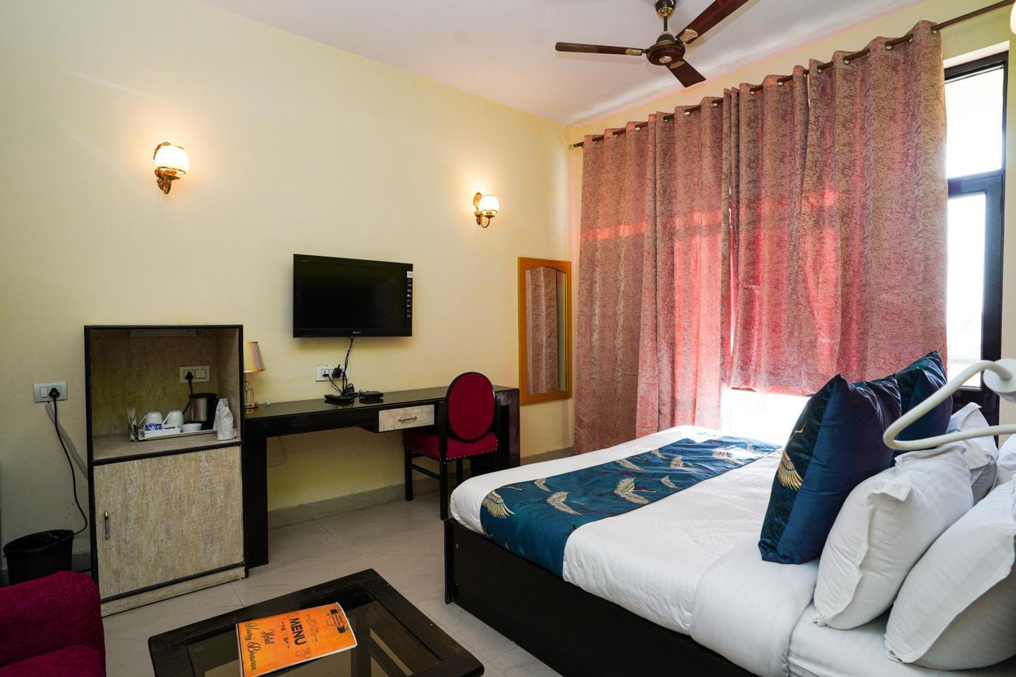 רישיקש Hotel Neeraj Bhawan- Triveni Ghat מראה חיצוני תמונה