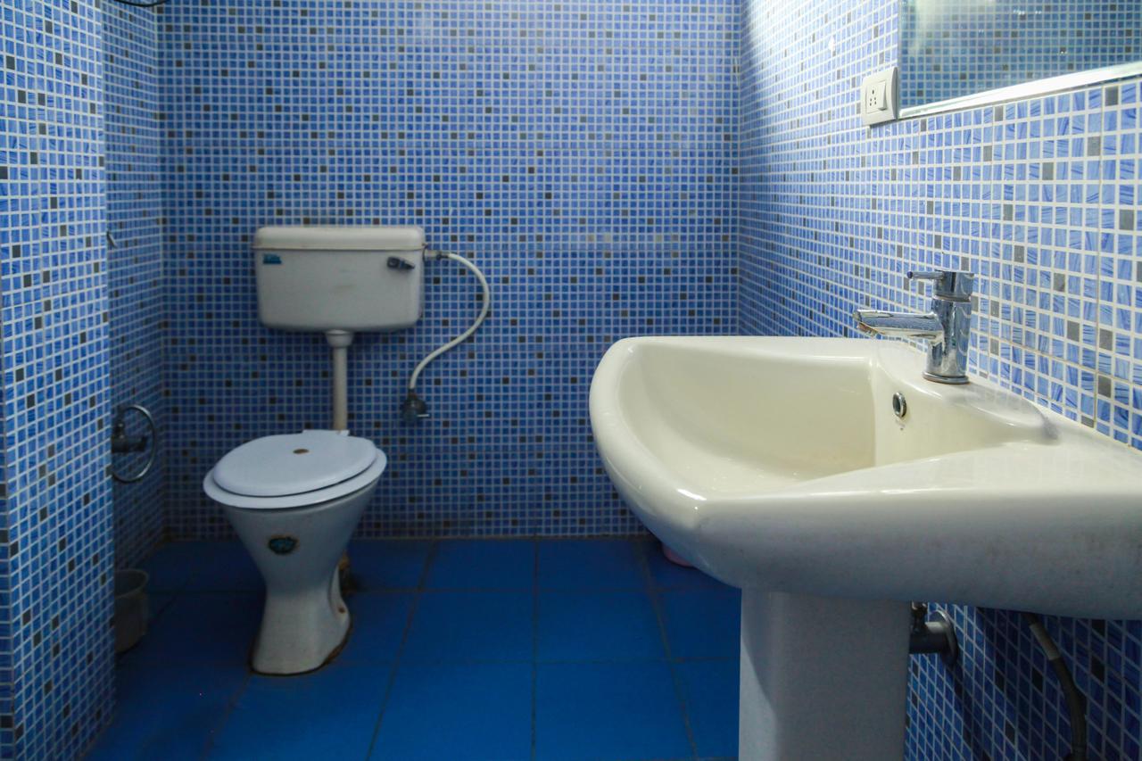 רישיקש Hotel Neeraj Bhawan- Triveni Ghat מראה חיצוני תמונה