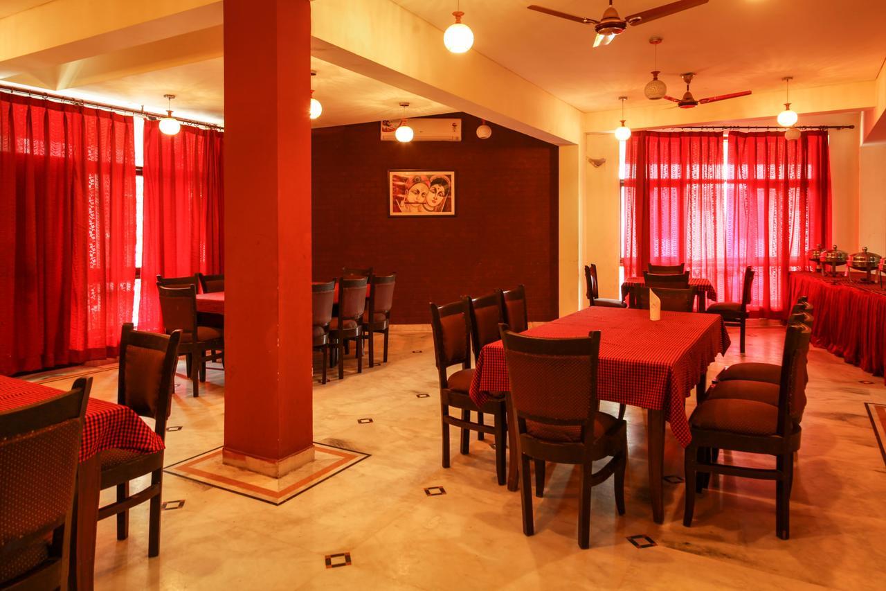 רישיקש Hotel Neeraj Bhawan- Triveni Ghat מראה חיצוני תמונה