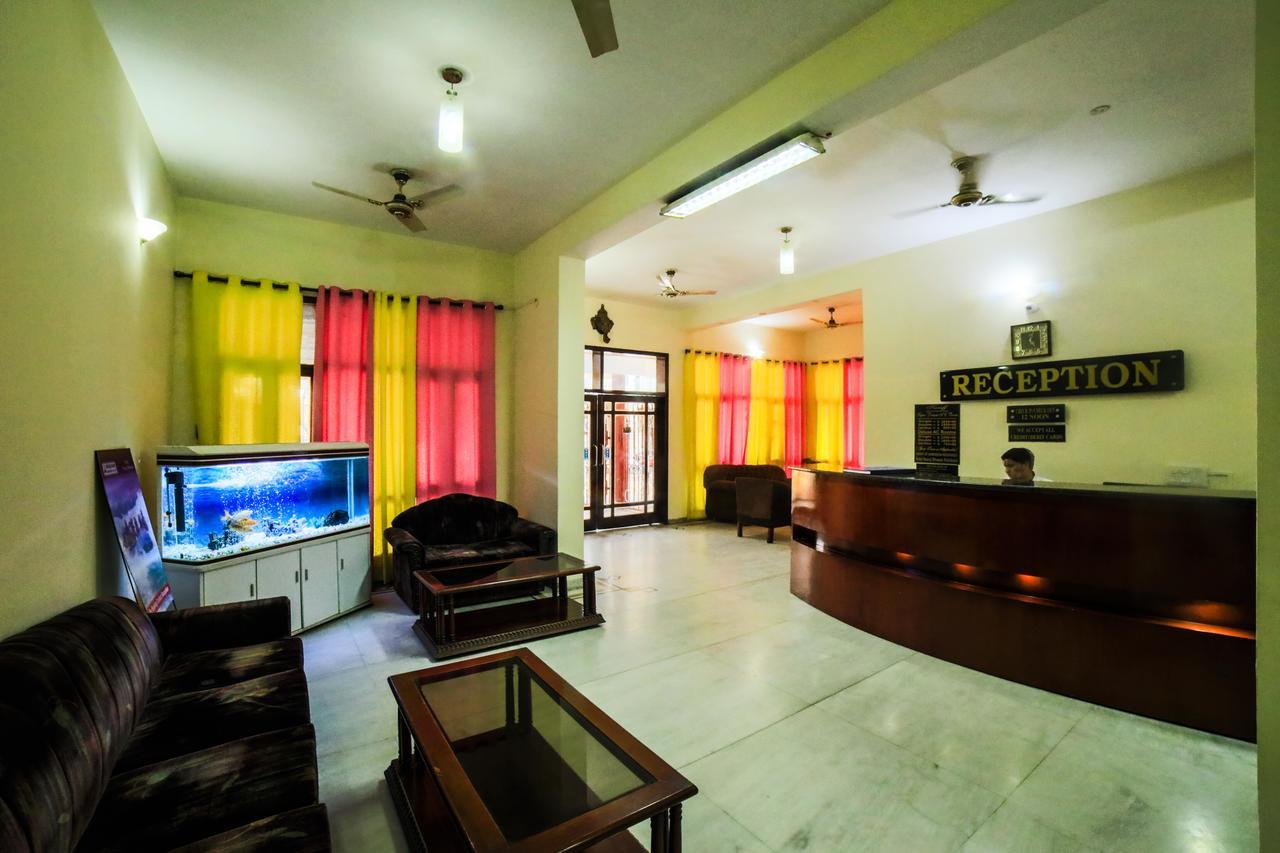 רישיקש Hotel Neeraj Bhawan- Triveni Ghat מראה חיצוני תמונה